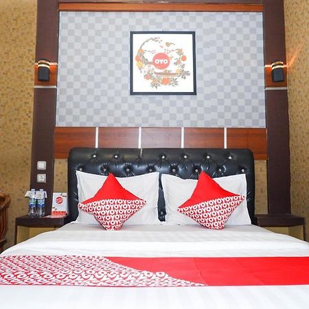 Oyo 822 Hotel Mukti Jaya Пурвокерто Екстер'єр фото