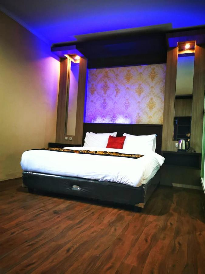 Oyo 822 Hotel Mukti Jaya Пурвокерто Екстер'єр фото