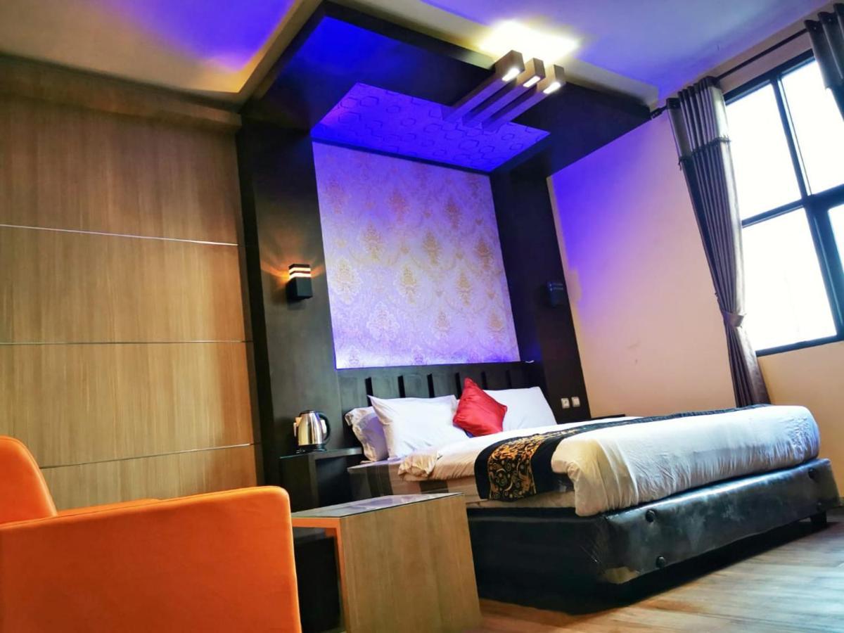 Oyo 822 Hotel Mukti Jaya Пурвокерто Екстер'єр фото