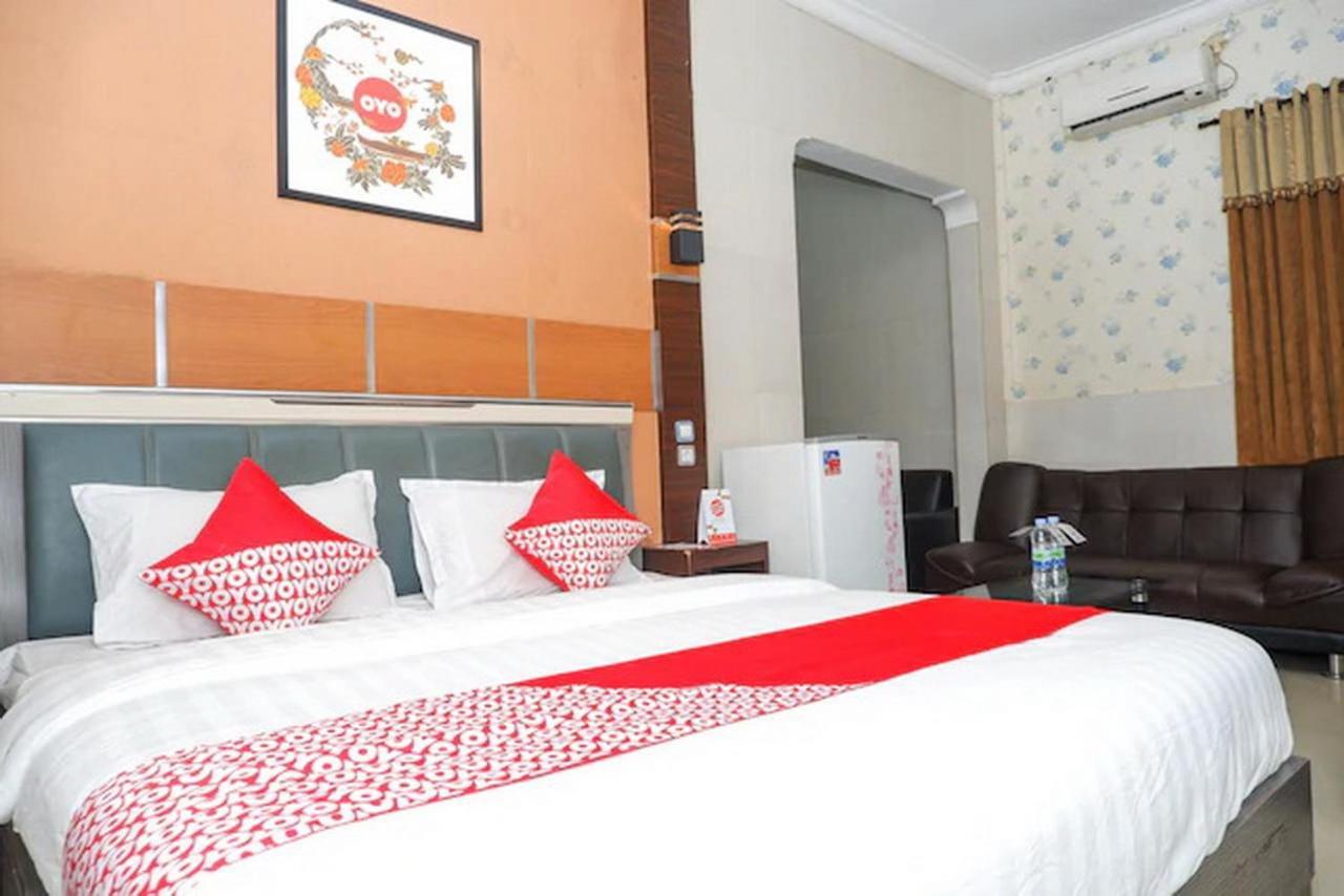 Oyo 822 Hotel Mukti Jaya Пурвокерто Екстер'єр фото