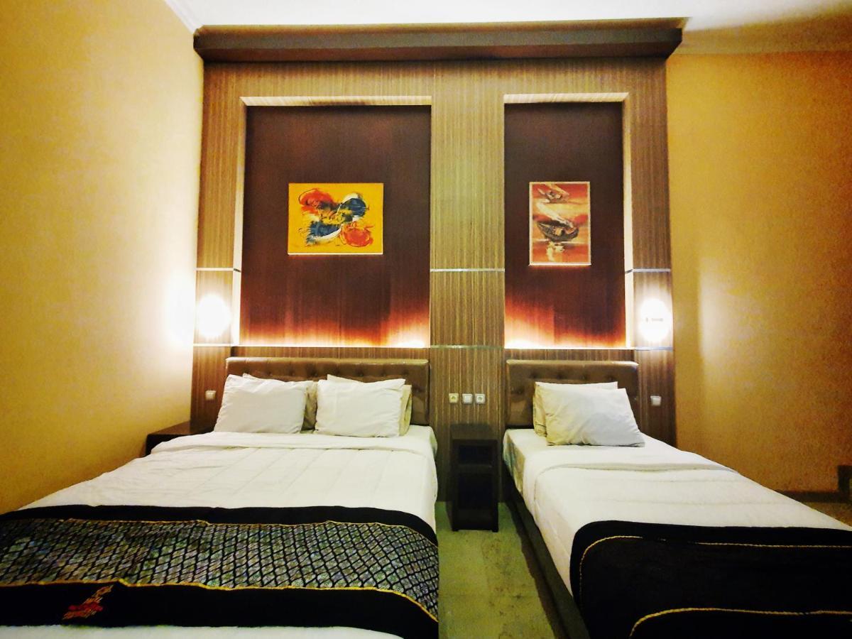 Oyo 822 Hotel Mukti Jaya Пурвокерто Екстер'єр фото